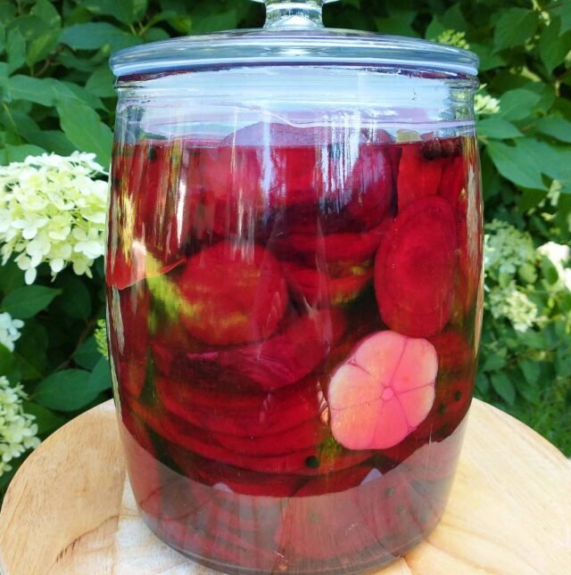 Маринований буряк