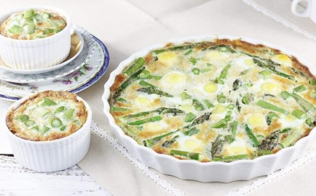 Пиріг зі спаржею