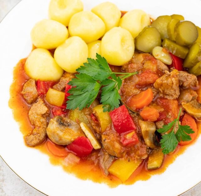 Тушкована індичка