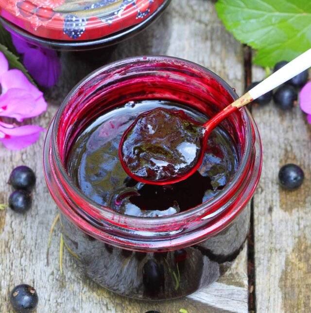 Желе з чорної смородини