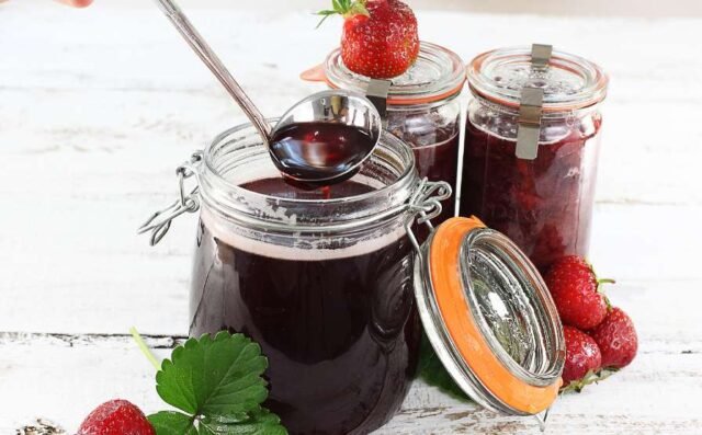 Полуничний сироп