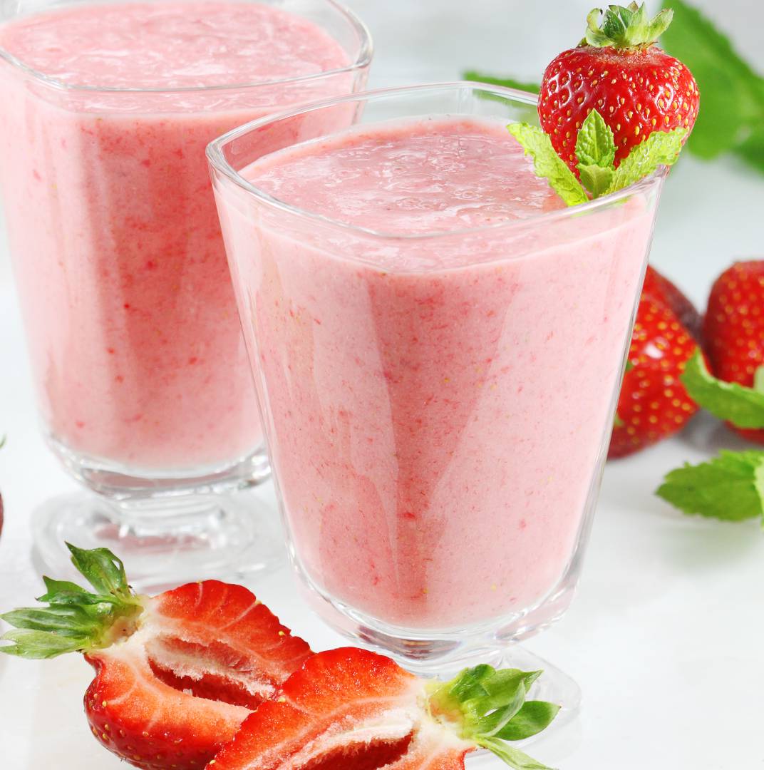 Полуничний коктейль