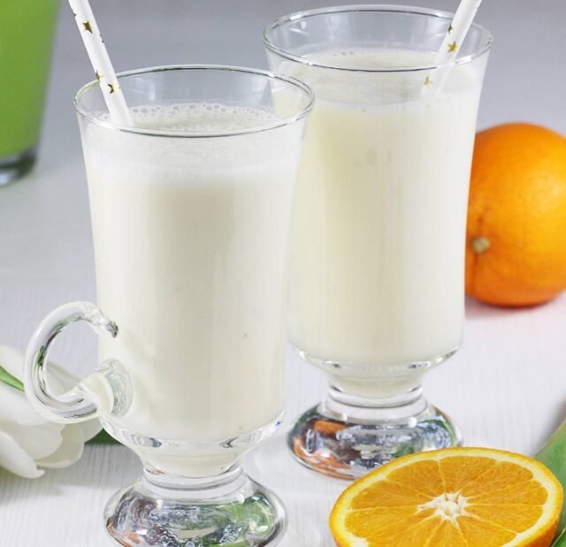 Смузі з банана та апельсину