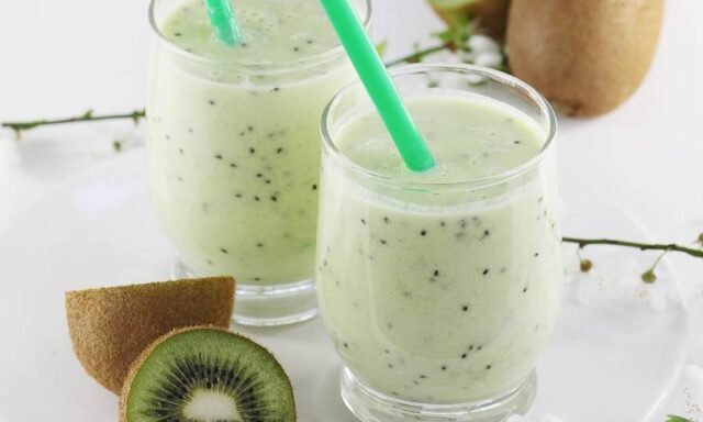 Молочний коктейль з ківі