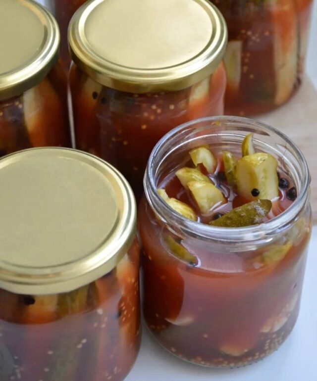 Огірки з кетчупом