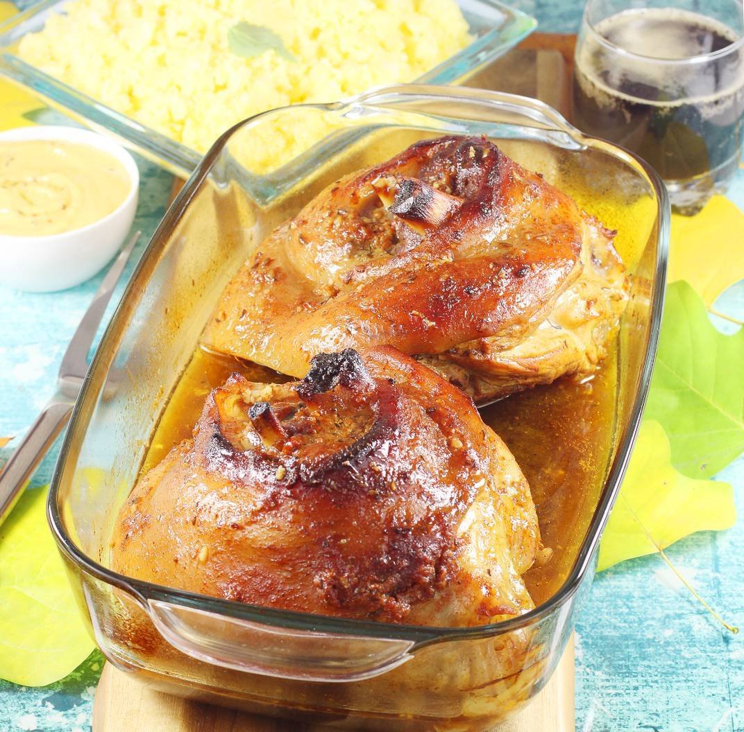 Свиняча рулька в пиві