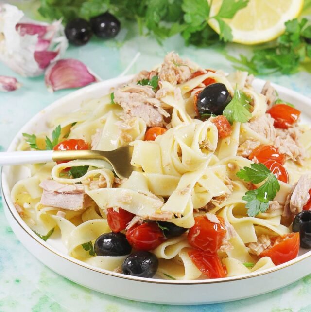 Паста з тунцем