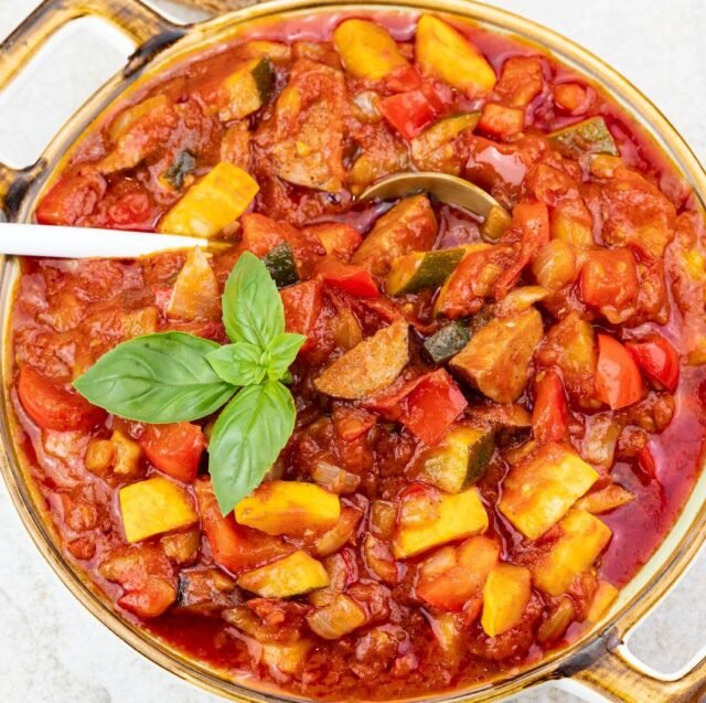 Лечо з ковбасою