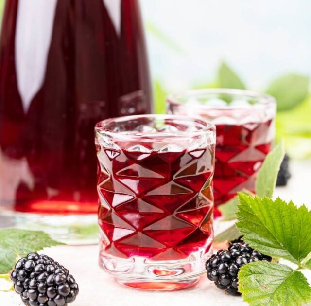 Настоянка з ожини в домашніх умовах