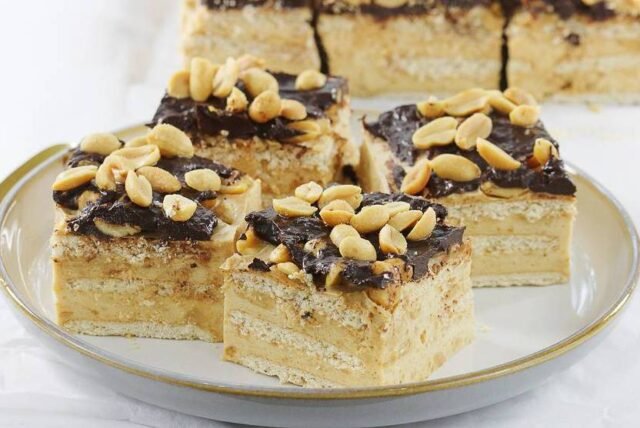 Торт снікерс без випічки