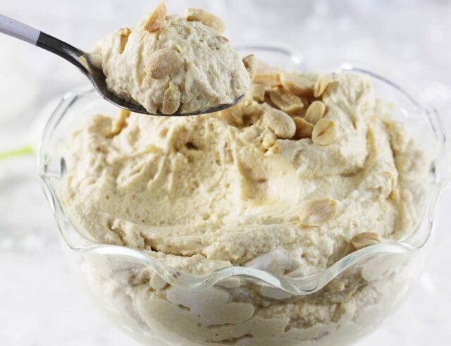 Простий у приготуванні горіховий крем