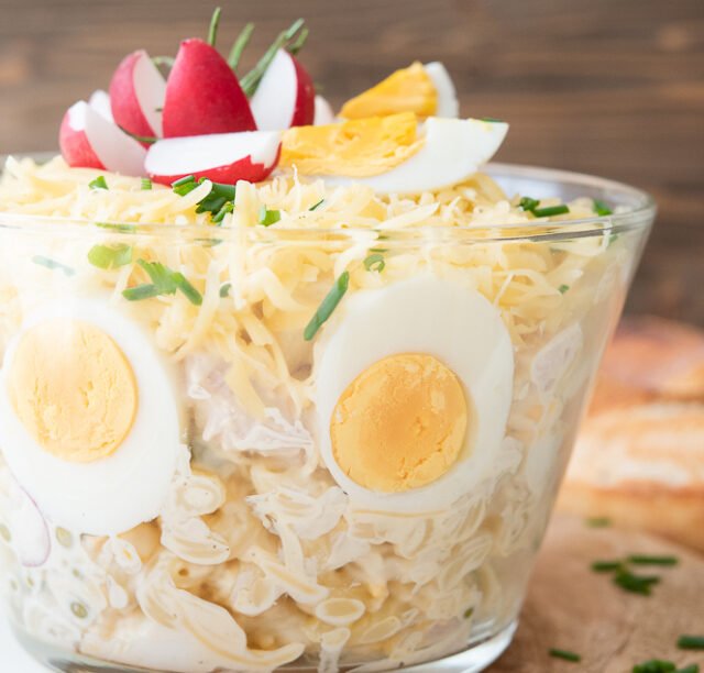 Салат з яєць та сиру