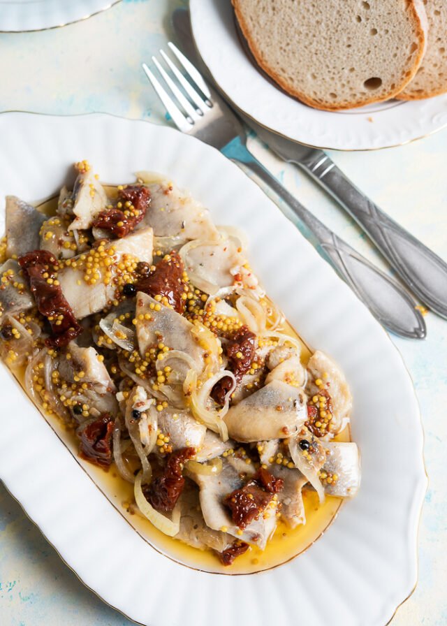 Оселедець з в'яленими помідорами