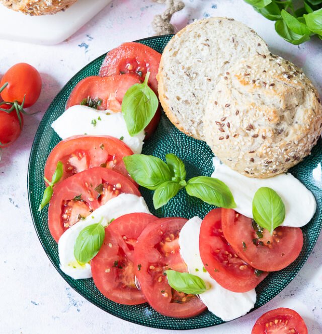 Як приготувати салат Капрезе