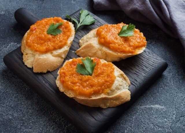 Кабачкова ікра з майонезом