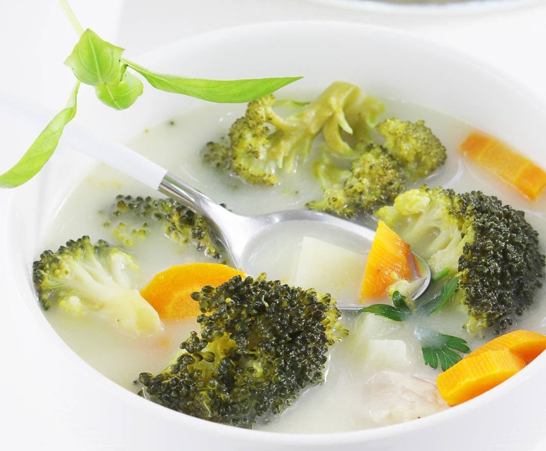 Овочевий суп з брокколі