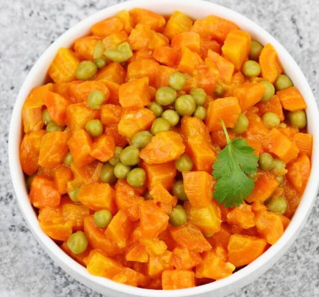 Морква з горошком