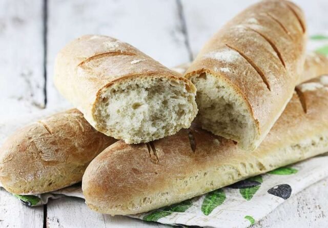 Домашній пшеничний багет з дріжджами!