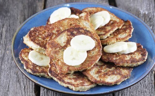 Вівсяні оладки з бананом