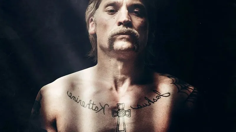 12. Постріл в безодню (Shot Caller, 2017)