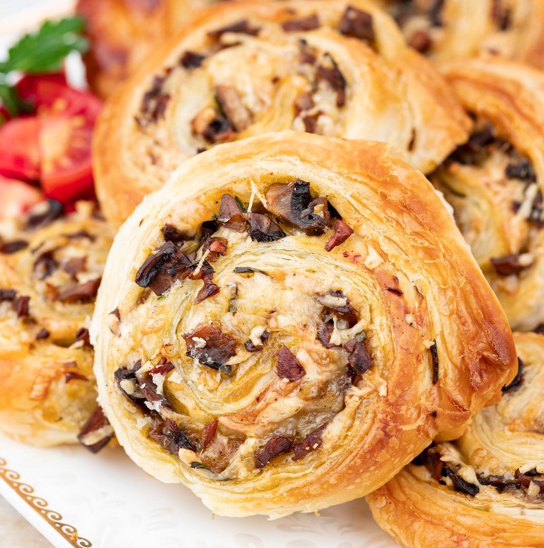 Листкове тісто з грибами