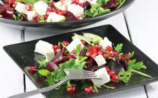 Салат з буряком і фетою
