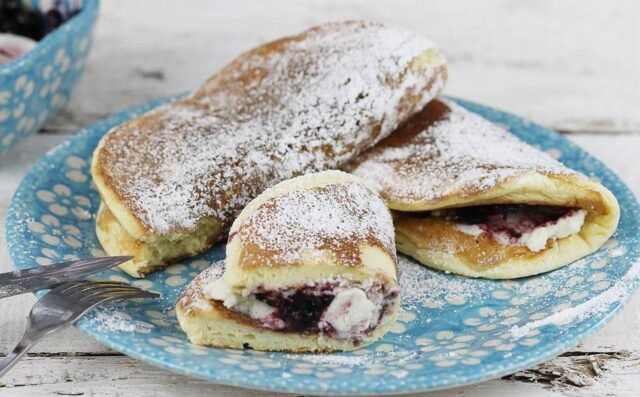 Тонкі млинці на йогурті