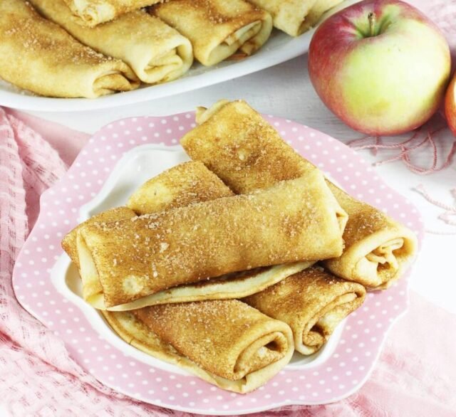 Млинці з яблуками