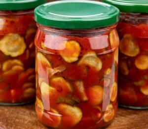 Огірки в томатному соусі на зиму