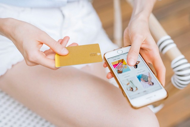 Як замовити кредитну картку онлайн без відмови та як нею користуватися