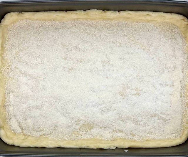 Яблучний пиріг з дріжджового та пісочного тіста