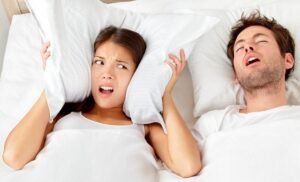 Чому людина хропе