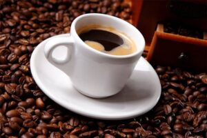 Чому кава гірка: розкриття таємниці смаку вашого улюбленого напою
