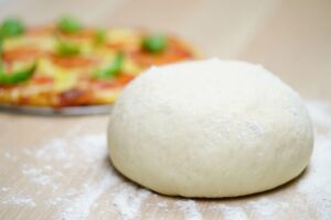 Як приготувати тісто на піцу?