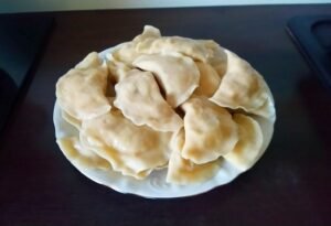 Як приготувати вареники з сиром?