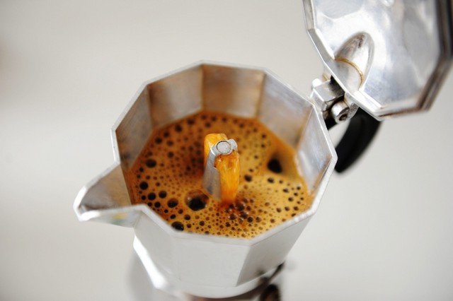 Як приготувати каву в гейзерній кавоварці?