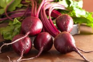 Чому буряк втрачає свій яскравий колір при варінні?