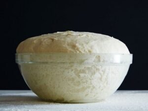 Чому дріжджове тісто підіймається в теплі?