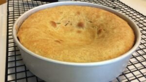 Чому пиріг з опалою серединою?