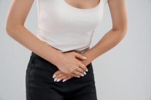 Чому болить низ живота